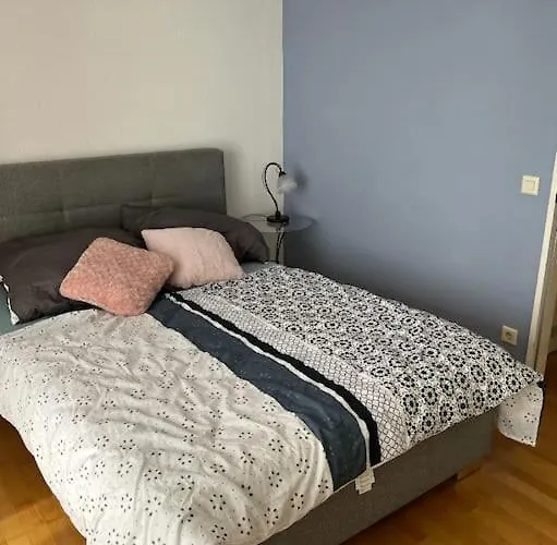 Very Nice, And Fully Furnished Apartmán